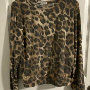 Incredible soft almost new long sleeve sweater